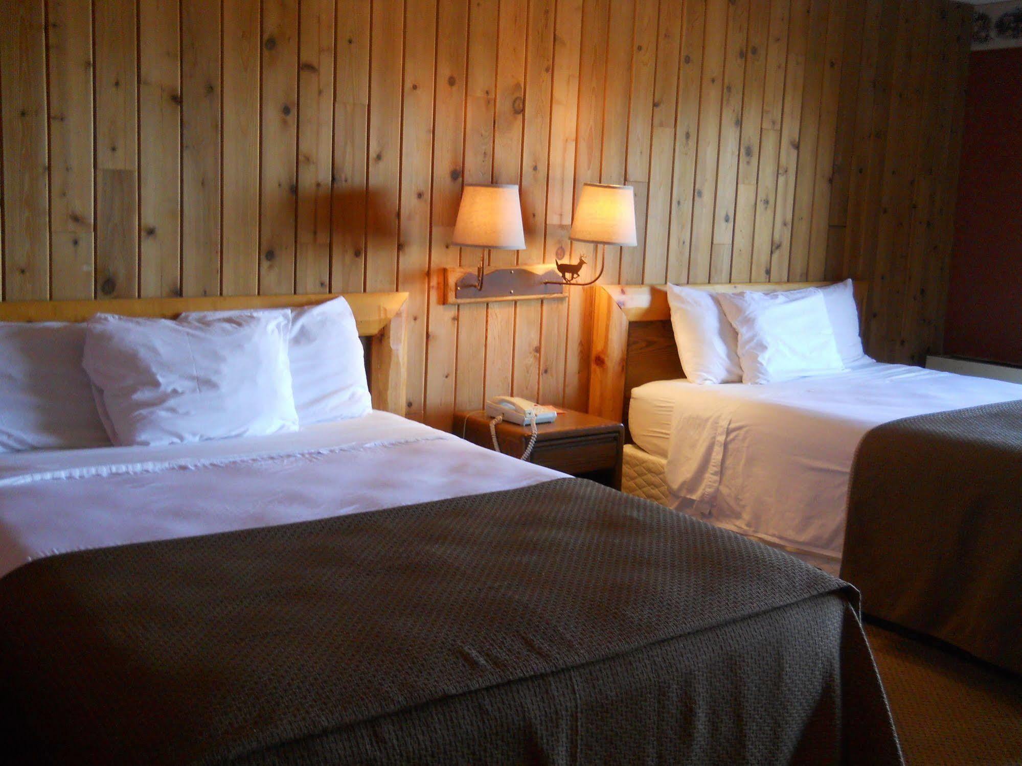 Lakewoods Resort & Golf Namekagon Ngoại thất bức ảnh
