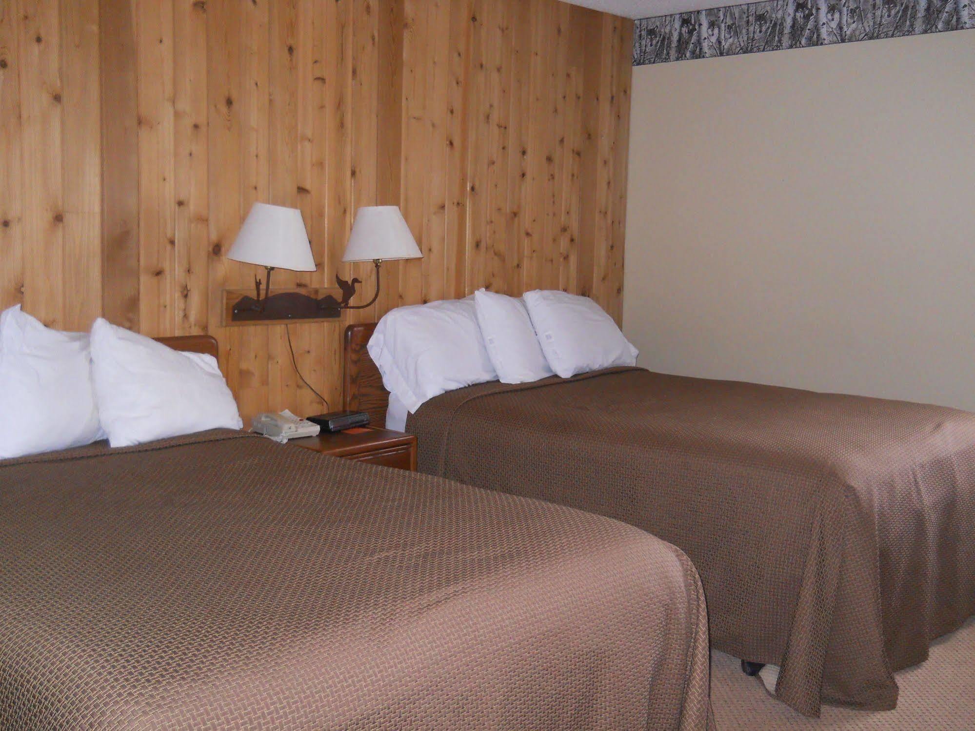 Lakewoods Resort & Golf Namekagon Ngoại thất bức ảnh
