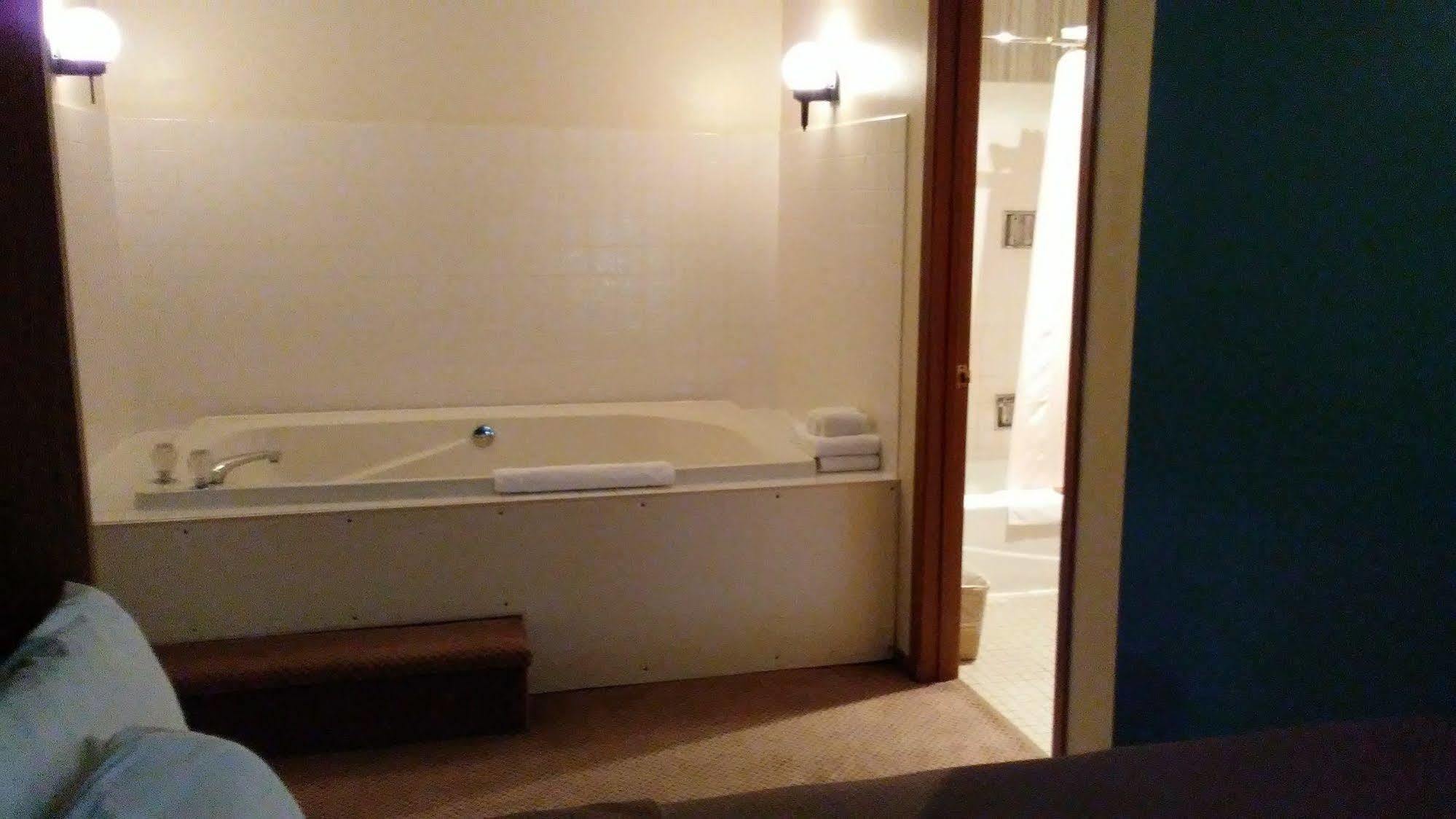 Lakewoods Resort & Golf Namekagon Ngoại thất bức ảnh
